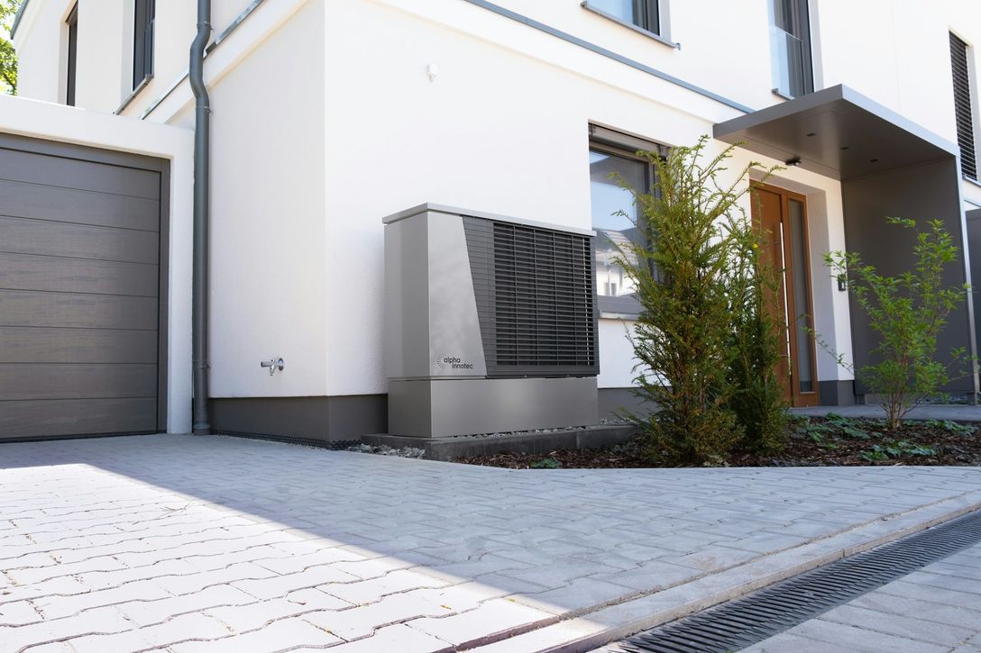 Vivienda moderna con bomba de calor