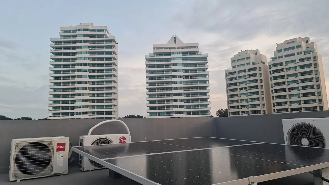 Generación fotovoltaica residencial — fotografía 1